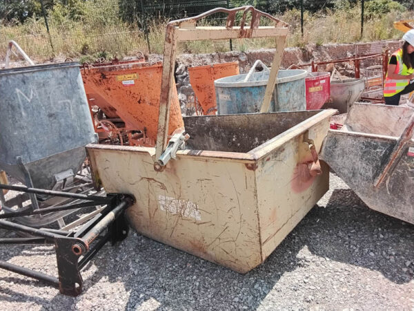 Posoda za ruševine, 2000 L