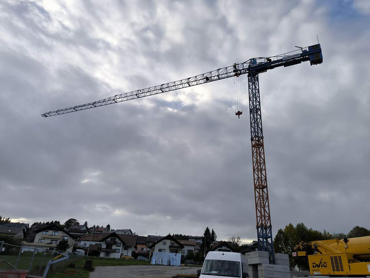 Raimondi MRT84, stolpni gradbeni žerjav