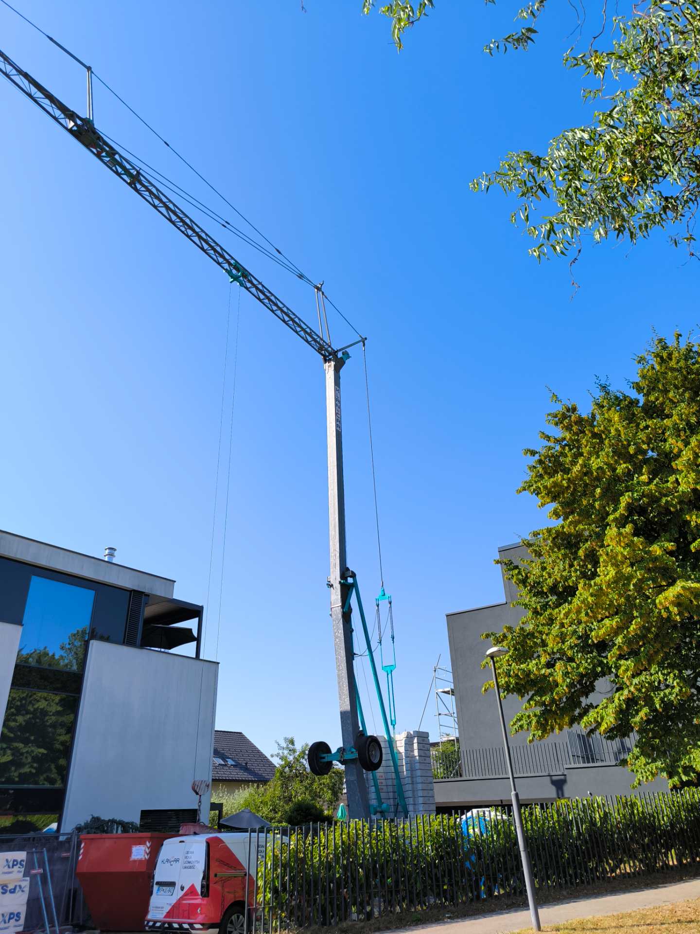 Cattaneo CM82S4, samopostavljivi gradbeni žerjav
